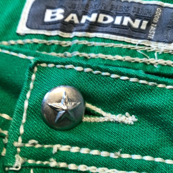 Vintage-style vibrant green apple pocket Jeans with contrast stitching - Picture 5 of 7